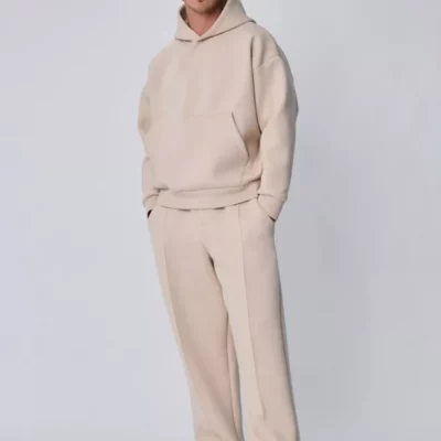 Ensemble hoodie et pantalon beige – allure complète